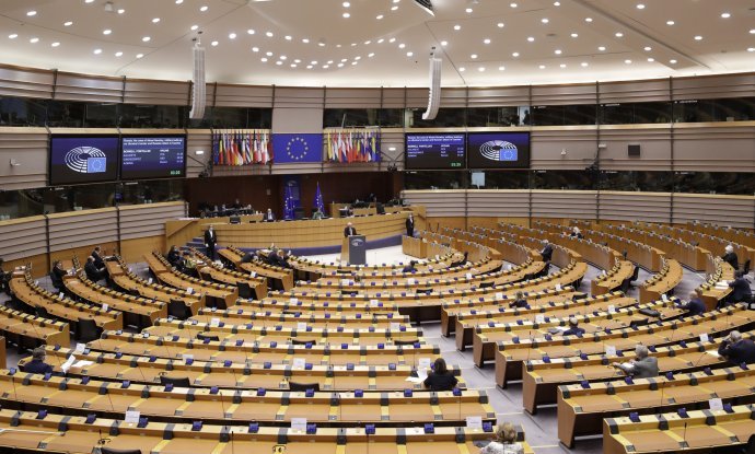 Plenarna sjednica EU parlamenta u doba pandemije