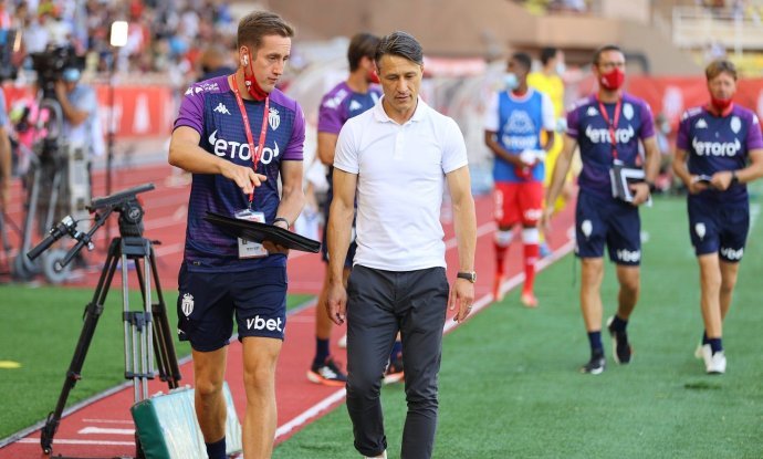 Niko Kovač (u bijeloj majici) nakon utakmice s Lensom