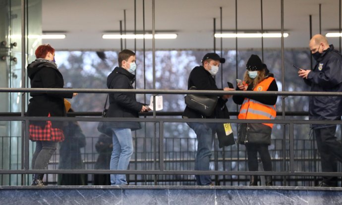 Kontrola covid potvrda zaposlenika u Gradskom poglavarstvu u Zagrebu