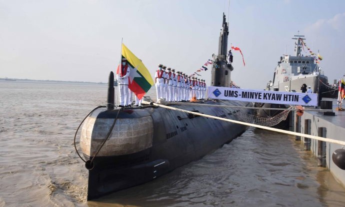 Podmornica Minye Kyaw Htin koju je Kina poklonila Mjanmaru