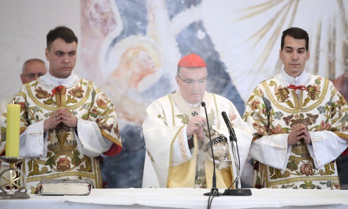 Zagrebacki nadbiskup kardinal Josip Bozanic predvodio je euharistijsko slavlje na vazam nedjelje Uskrsnuca gospodnjeg