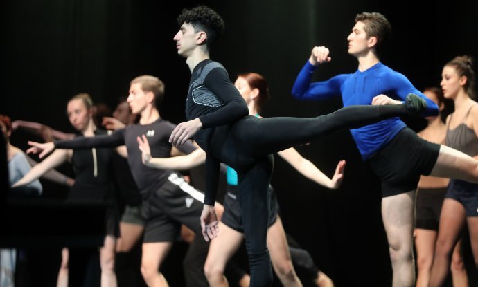 Na nedavnoj međunarodnoj audiciji za nove članove baletnog ansambla HNK u Rijeci pojavilo se čak 500 plesača iz cijelog svijeta. Izravna posljedica te audicije i interesa za riječki Balet, istaknuo je intendant Blažević, jest početak kampanje 'Riječki balet – novi brend našeg grada'