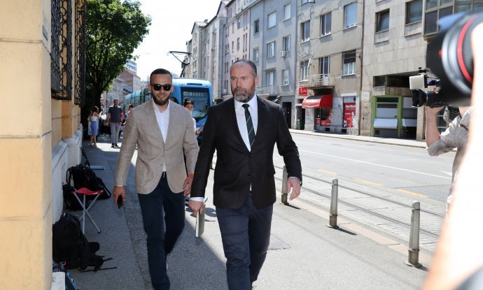 Bivši ministar Josip Aladrović u pratnji odvjetnika Nikole Mandića dolazi u USKOK