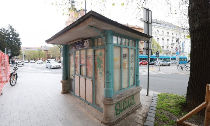 Kiosk na uglu Klaićeve ulice i Trga Republike Hrvatske