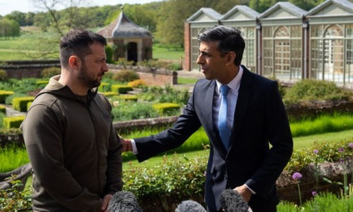 Volodimir Zelenski i Rishi Sunak u Londonu