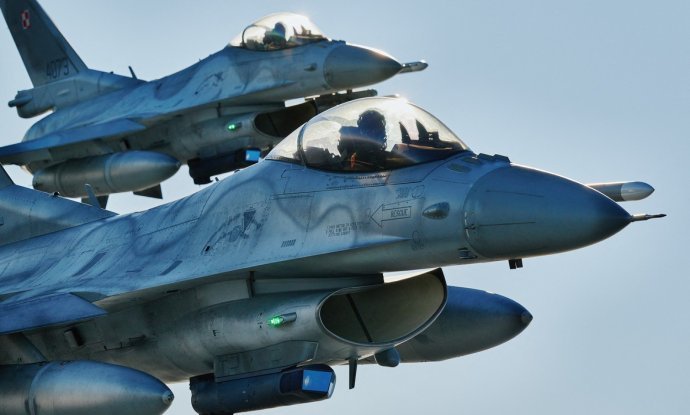 Lovci F-16