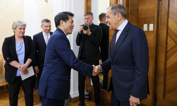 Li Hui i Sergej Lavrov