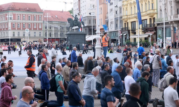 Muška molitva krunice u Zagrebu
