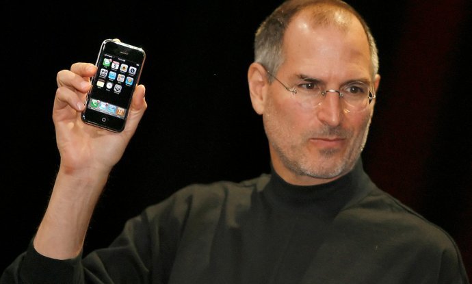 Steve Jobs predstavlja prvi iPhone u siječnju 2007.