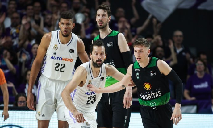 Ante Tomić i Kyle Guy (tamni dresovi) su uništili Real