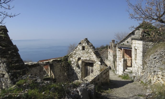 Napušteno selo u Dalmaciji