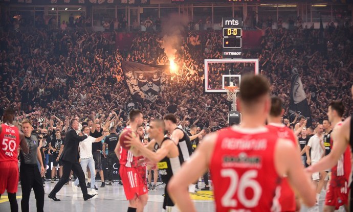 Slavlje košarkaša i navijača Partizana