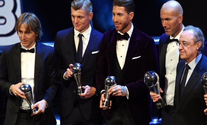Luka Modrić i Toni Kroos (prvi i drugi s lijeve strane) te Florentino Perez iz nekih 'sretnijih' vremena Reala