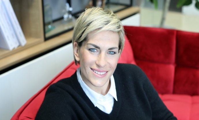 Nika Fleiss iznenadila fanove novom frizurom i bojom kose tportal