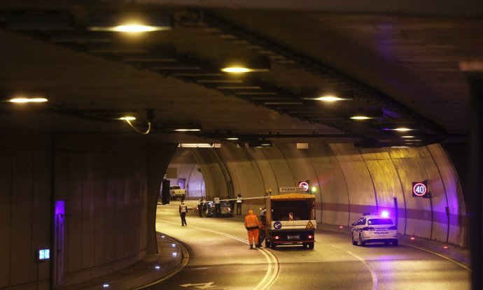 Dvije osobe poginule u prometnoj nesreći u tunelu Pećine