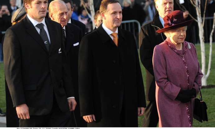 John Key (u sredini) i britanska kraljica Elizabeta