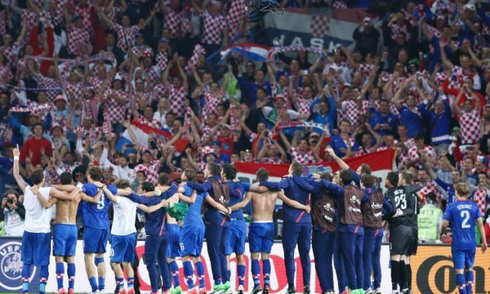 hrvatska nogometna reprezentacija - slavlje igrača nakon pobjede nad Irskom