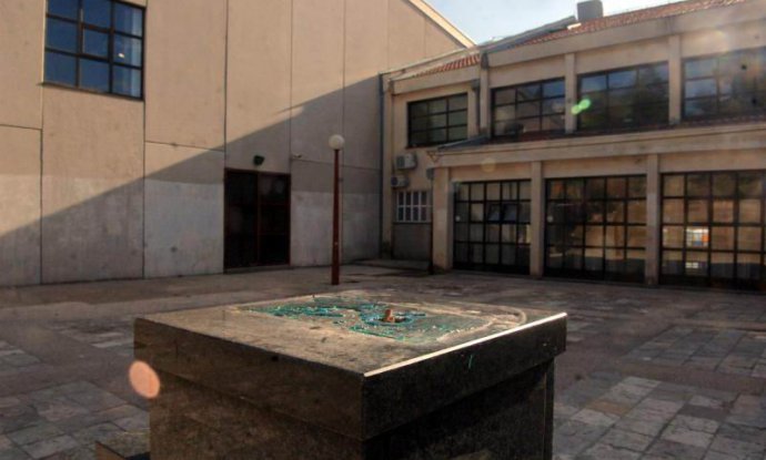 škola gimnazija mate ujevića imotski