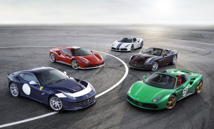 Ferrariji u posebni bojama izrađenim za 2017., godinu u kojoj tvrtka obilježava 70 godina postojanja