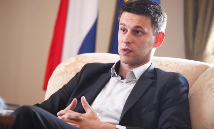 Božo Petrov