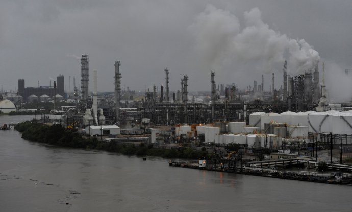 Poplavne vode prijete rafineriji Valero Houston, nakon što je Texas pogodio urahan Harvey