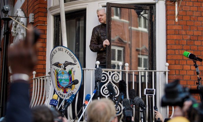 Assange u ekvadorskom veleposlanstvu u Londonu