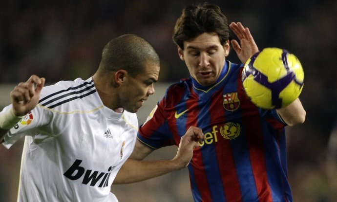 Barcelona - Real 1-0, Lionel Messi i Pepe