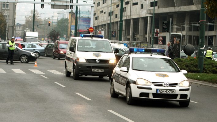 Policajci s onu stranu zakona: Jednome u autu nađeno 50 kg droge, ali on nije jedini