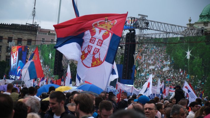 Centar Beograda blokiran prosvjednicima, na ulicama tisuće ljudi