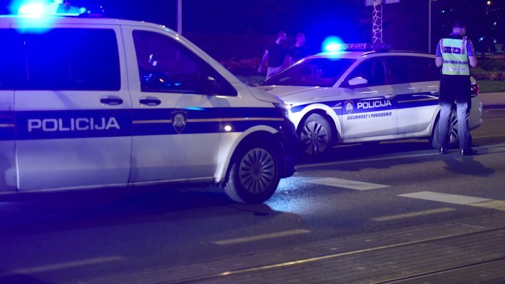 Ženu ubola osa pa se autom zabila u tramvaj i smrtno stradala