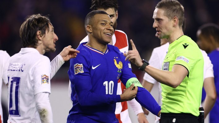 Modrić ovim potezom oduševio navijače; pogledajte kako se zaletio prema Mbappeu