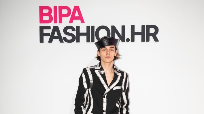 FASHION GURU
