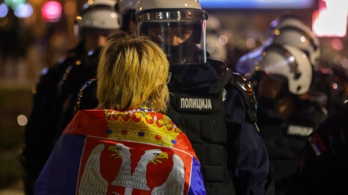 Srbi bi rušili Vučića, ne znaju bi li u EU ili s Rusima, a najviše vjeruju - crkvi i Đokoviću