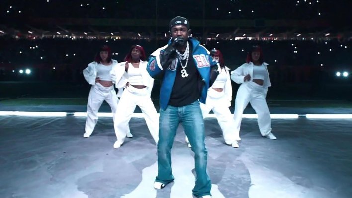 Drakeu pukao film: Tuži UMG zbog Lamarova nastupa na 'Super Bowlu'