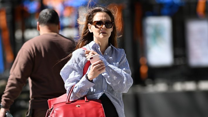 KATIE HOLMES