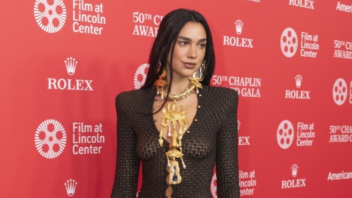 Dua Lipa izgleda senzacionalno: Od njezine haljine samo je zanimljivija ova ogrlica