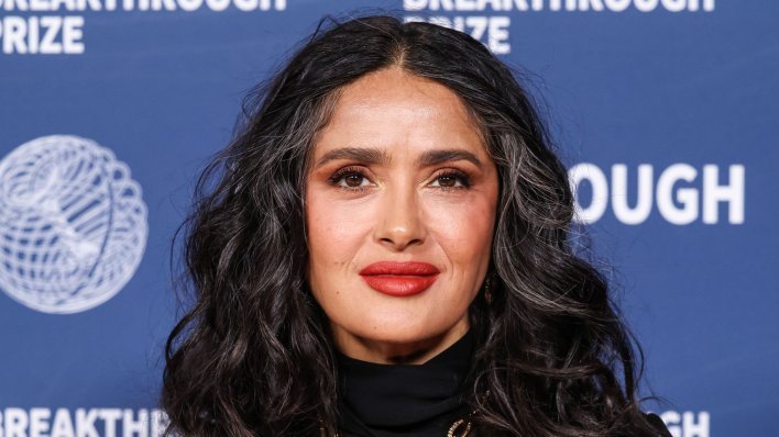 Salma Hayek otkrila zašto se oprostila od bojanja kose i prigrlila sijede