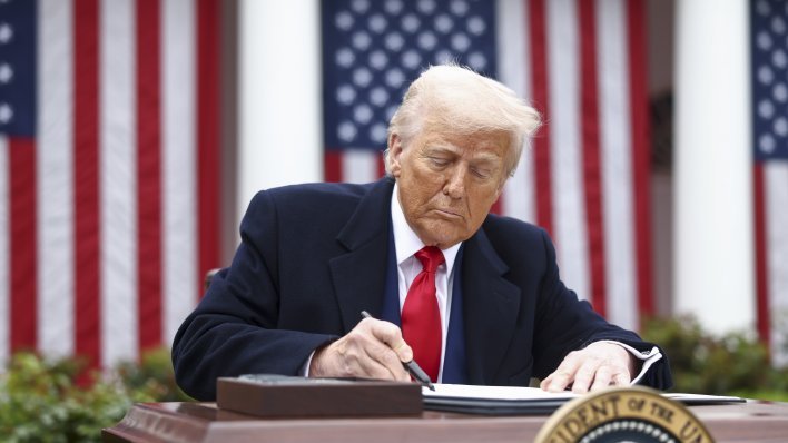 Zabrinjavajući podaci za američku ekonomiju: Pala čak i potrošnja za obranu