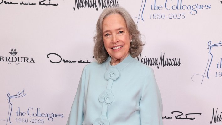 CHIC LOOK KATHY BATES