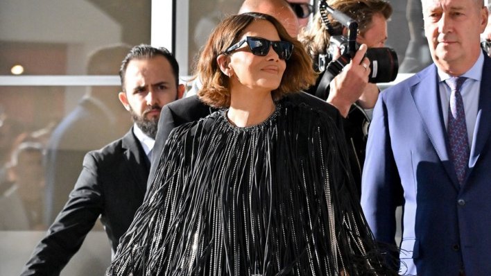 Kakvo izdanje: Halle Berry stigla u Cannes i izazvala pomutnju u resicama