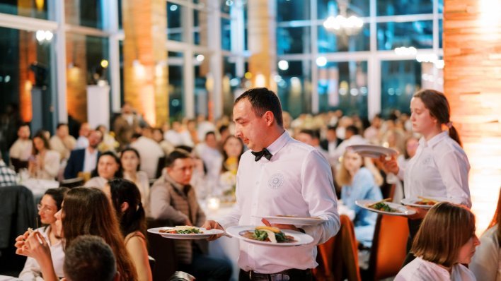 Irski chef pokrenuo buru napadom na mušterije koje 'ne jedu i ne piju dovoljno'