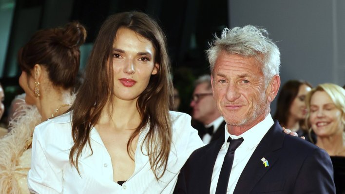 Sean Penn ukrao pozornost u društvu 34 godine mlađe djevojke