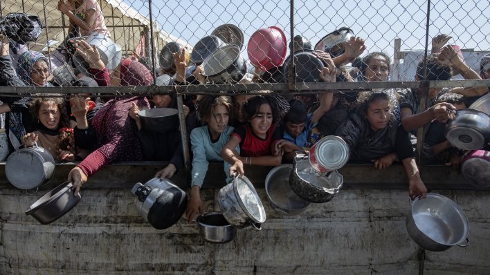 Najmanje 35 Palestinaca poginulo u Gazi, mnogi dok su čekali pomoć