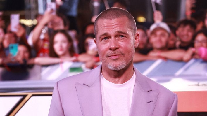 Brad Pitt iznenadio izgledom: Ovo mogu nositi samo pravi frajeri!
