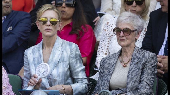Glumačke face u pohodu na Wimbledon: Od vrućine su se 'spašavali' mini ventilatorima