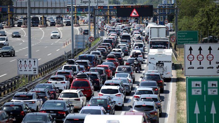 Pakao na Lučkom, kolona je devet kilometara: Evo gdje su još gužve