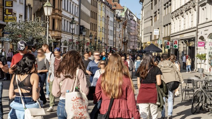 Njemačka je prva zemlja koja uvodi vaučere za žene za noćne vožnje