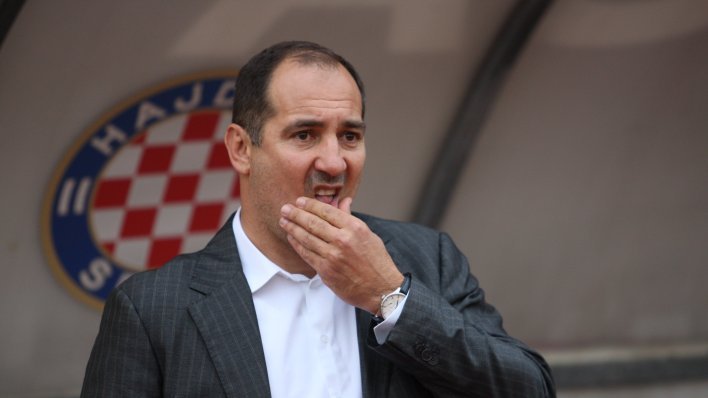 DEZ DLAKE NA JEZIKU