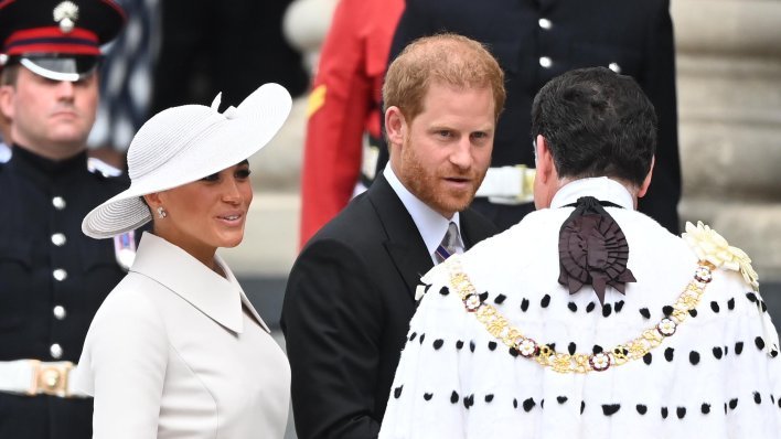 Harry i Meghan frustrirani nakon što su detalji tajnog 'mirovnog sastanka' procurili u javnost