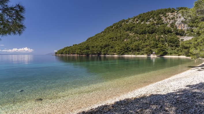 Skriveni biser: Ova hrvatska plaža ima najljepše more okruženo borovom šumom